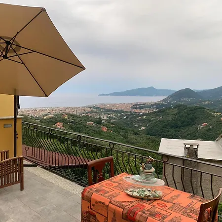 Magico Appartamento E Tramonti In Terrazza Vista Mare In Liguria, 6 Posti Letto בית נופש