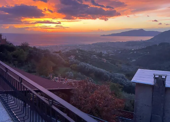 Magico Appartamento E Tramonti In Terrazza Vista Mare In Liguria, 6 Posti Letto